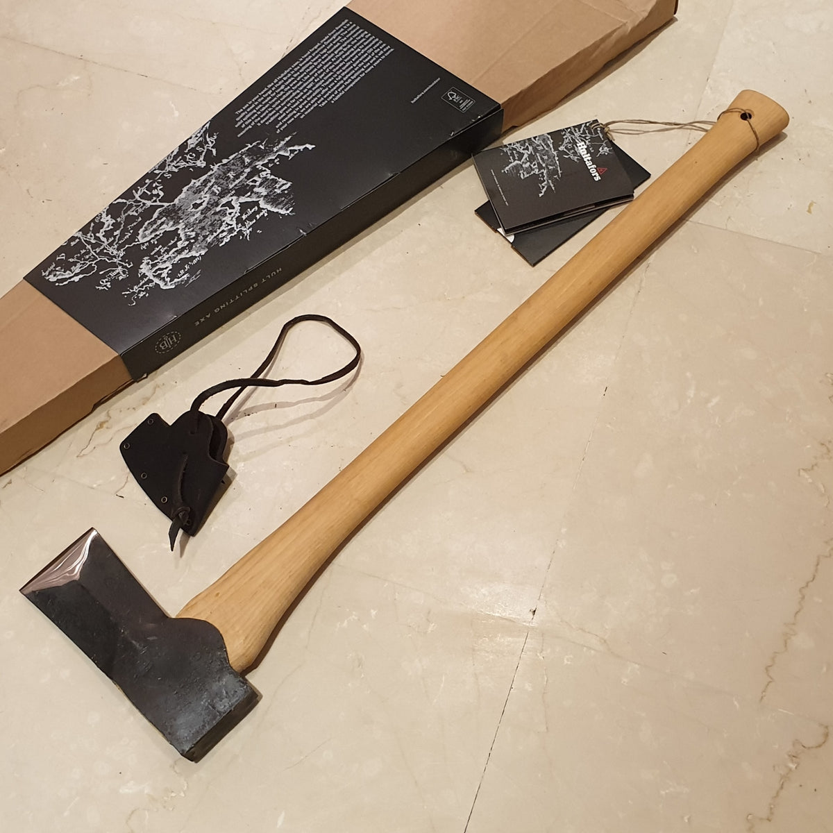 Hultafors Axe - Splitting