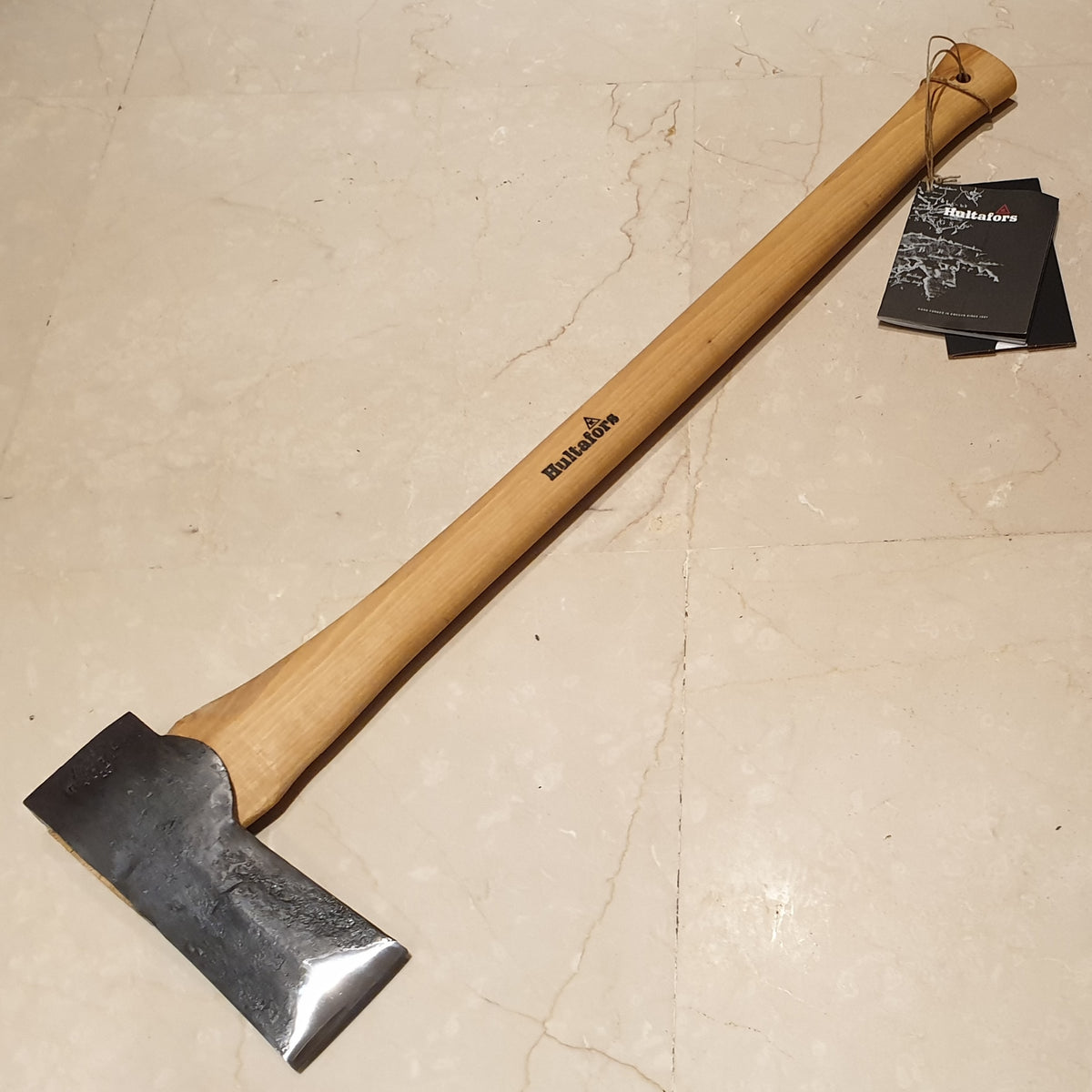 Hultafors Axe - Splitting