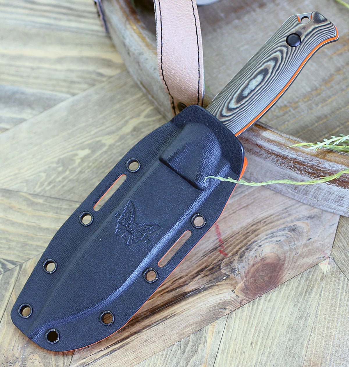 BENCHMADE 15002-1 Saddle Mountain Skinner S90V