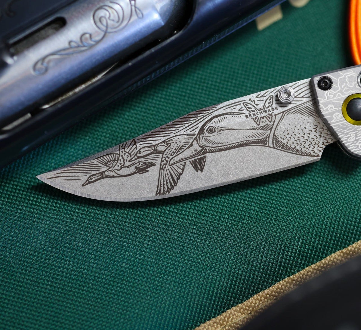 BENCHMADE 15085-2203 Limited Edition Artist Series