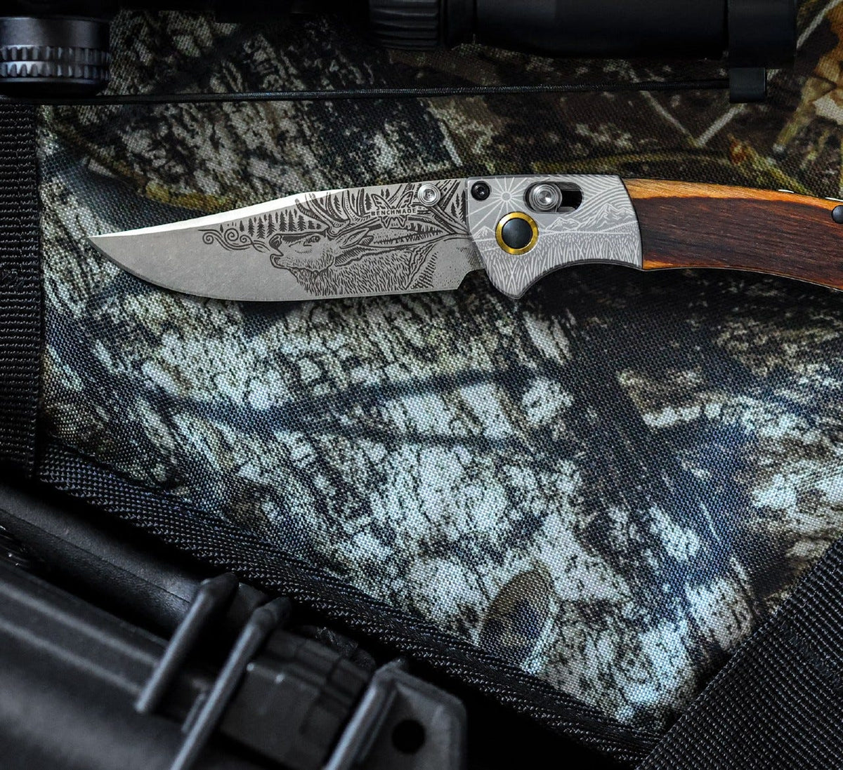BENCHMADE 15085-2201 Limited Edition Artist Series