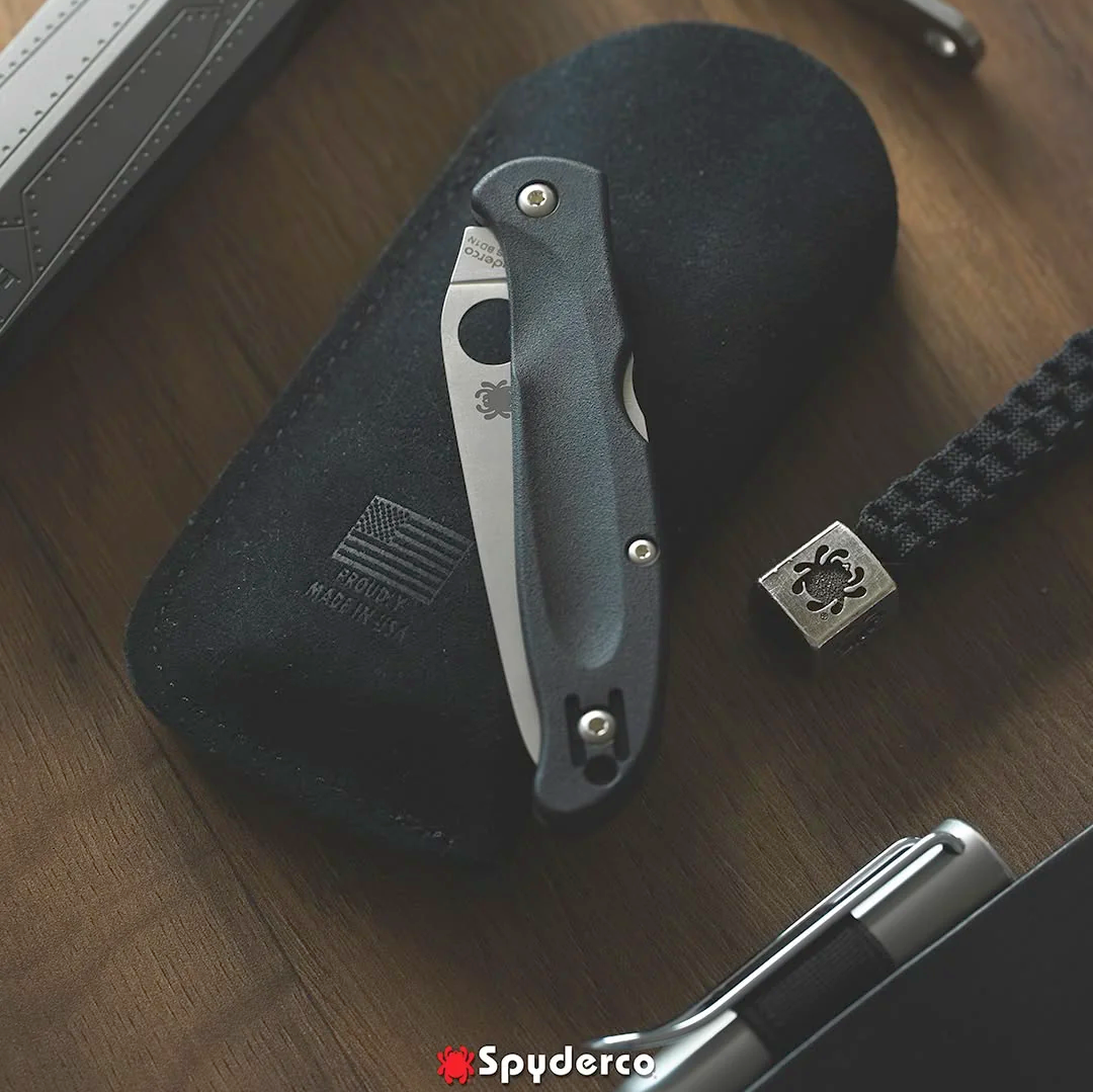 Spyderco Charisma سكين