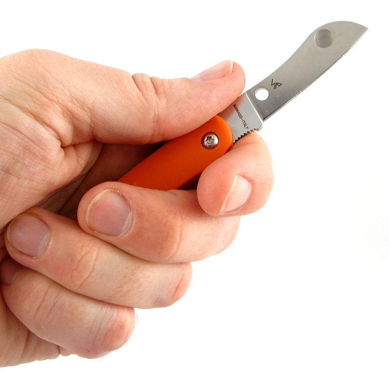 products/spyderco_amsterdammeet2015_productionprototype_roadie_inhand.jpg